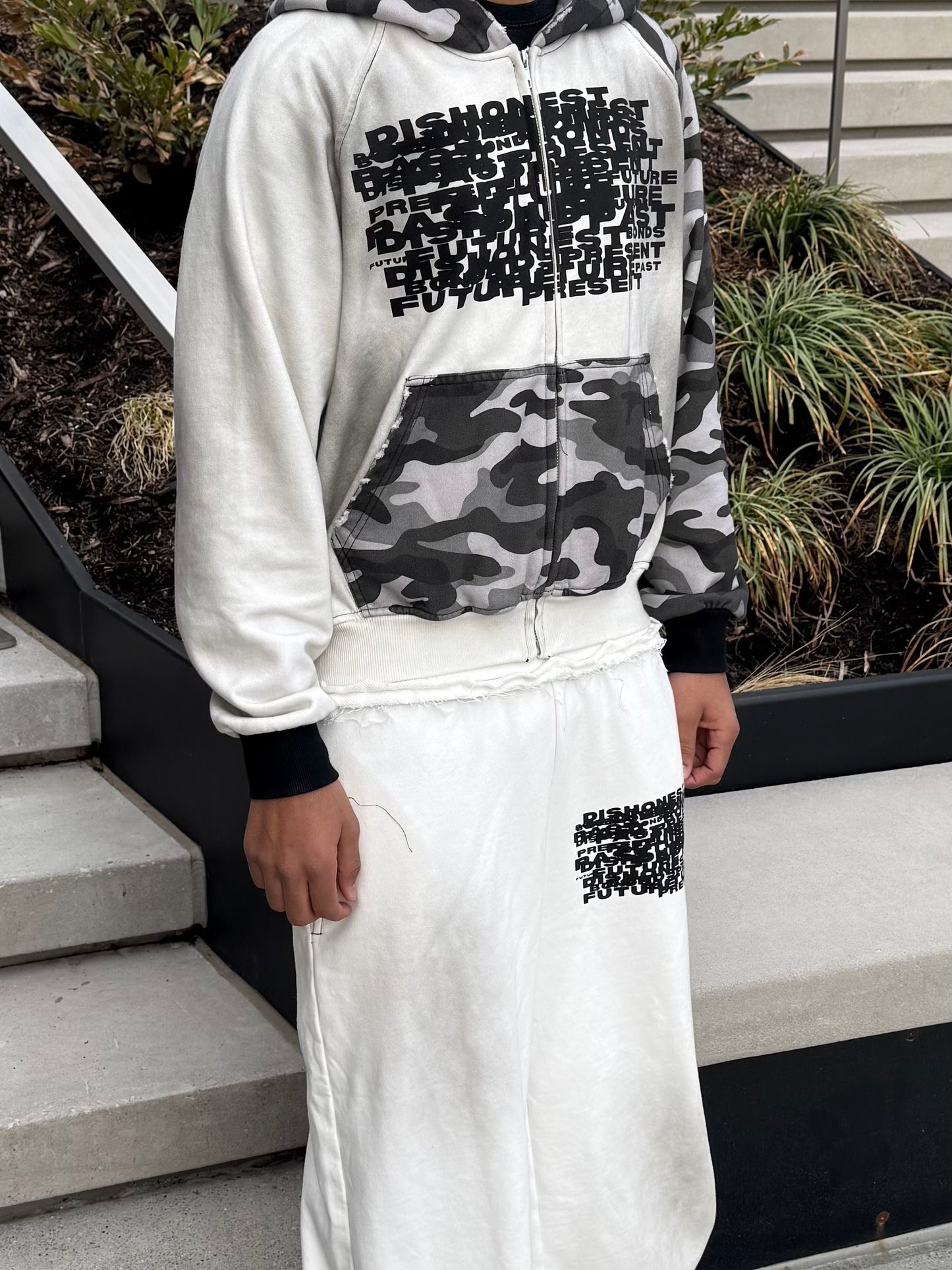 HIDDEN IN CAMO SWEATSUIT “SHADOW”