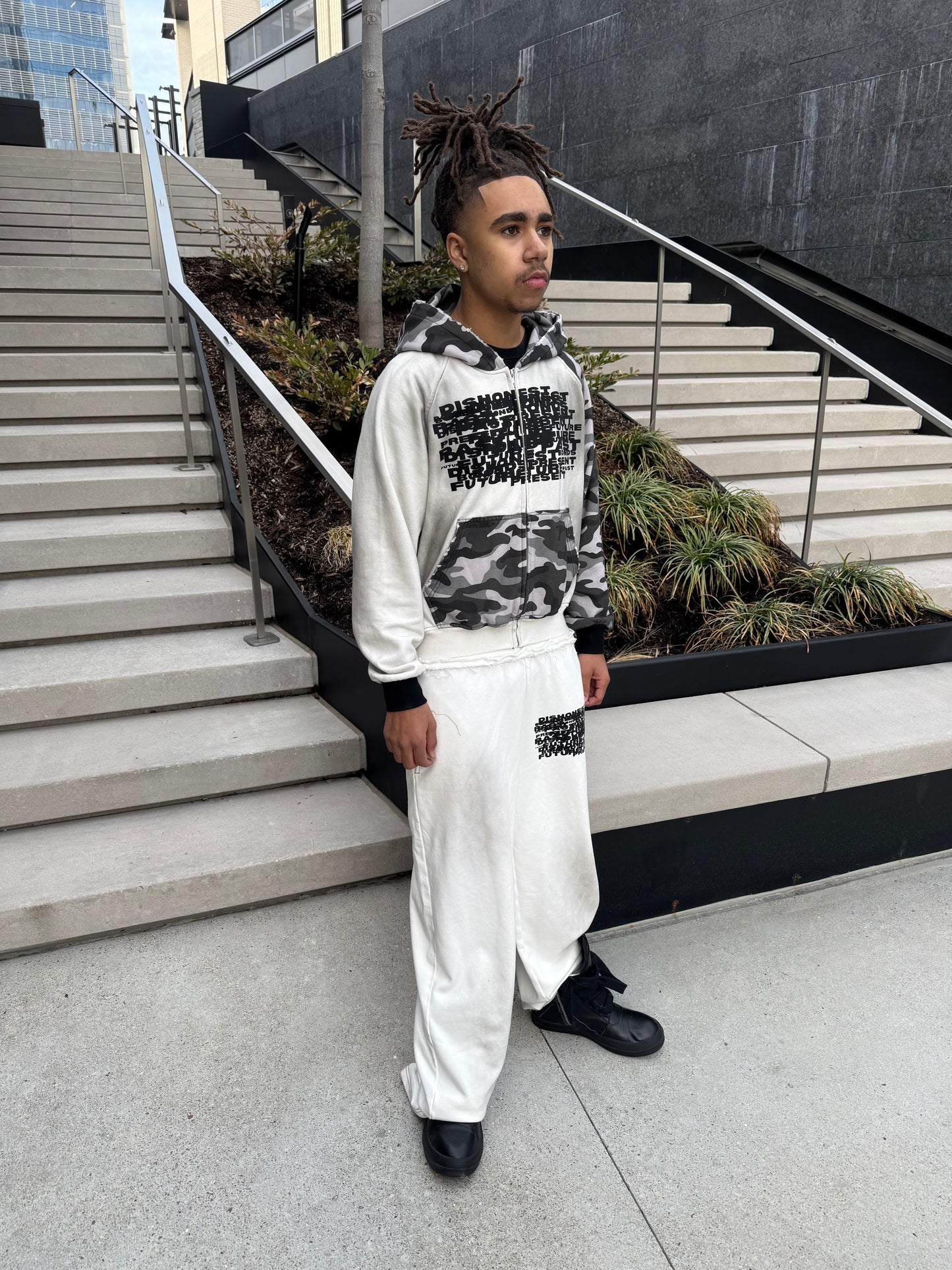 HIDDEN IN CAMO SWEATSUIT “SHADOW”